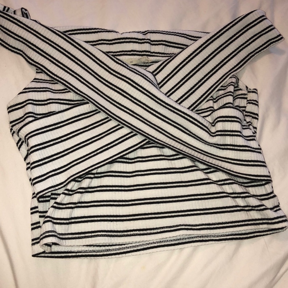 Off the shoulder tee